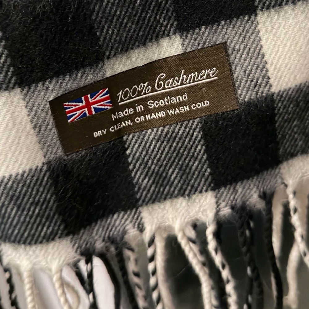 NEW 100% Cashmere Plaid Scarf made in Scottland